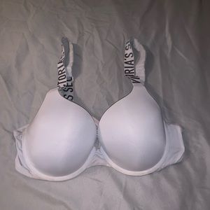 Victoria Secret T-Shirt Push-Up Bra. 38C.